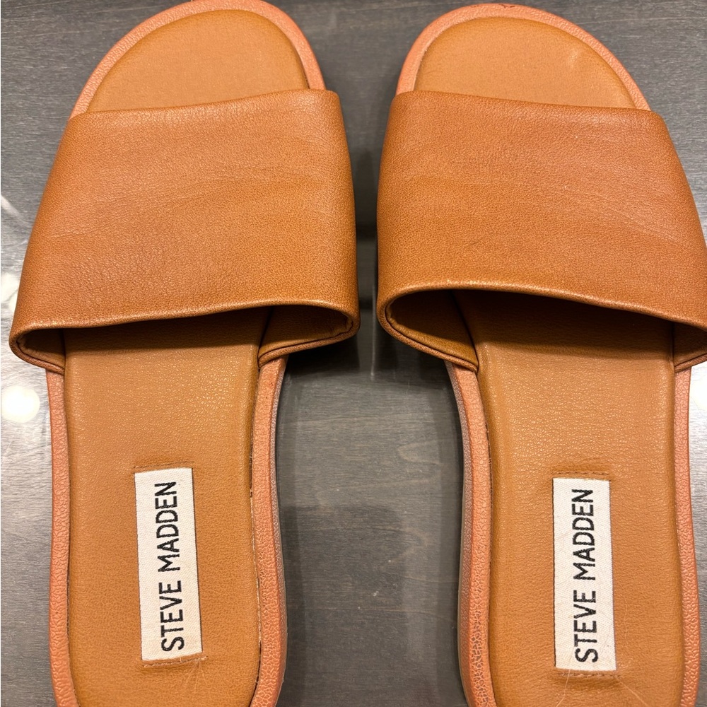 Steve Madden Women's Brown (Carmel color)  Slide Sandals Size 5.5